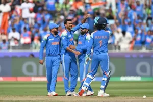 पाकिस्तानची दाणादाण, भारतापुढे २४२ धावांचे आव्हान