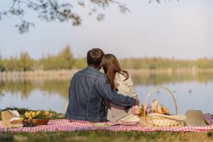 Valentine  : बहरले प्रेमाचे वारे