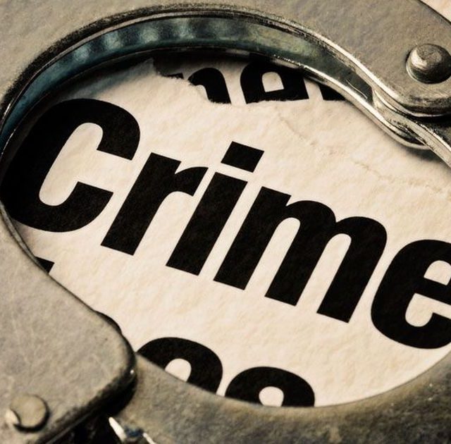 लोकलमध्येही महिला सुरक्षित नाहीत ! पोलिसानेच केले महिलेसोबत घाणेरडे कृत्य