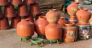 तुम्ही मातीच्या माठातलेच पाणी पिताय ना?