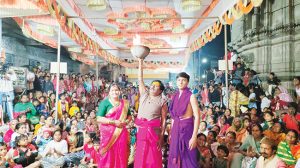 मोहिनीराज यात्रेत आई जगदंबेचा गजर करत भळंद रंगला