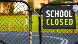 Latur School : विद्यार्थ्यांचं भवितव्य अंधारात! लातूरमध्ये 'या' शाळेला ठोकले टाळे