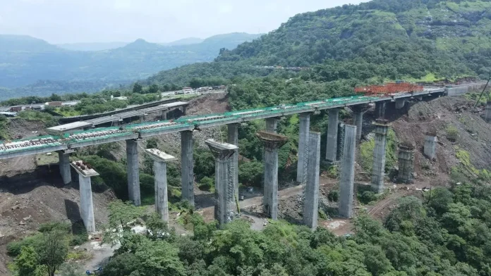 Mumbai-Pune Expressway : मुंबई-पुणे द्रुतगती महामार्ग मिसिंग लिंकचे ९३ टक्के काम पूर्ण