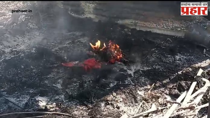 Manmaad : मनमाडला कांदा साठवून ठेवलेल्या शेडला लागली आग