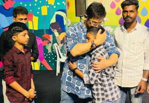 Aamir Khan : आमिर खानने घेतली संतोष देशमुखांच्या मुलांची भेट
