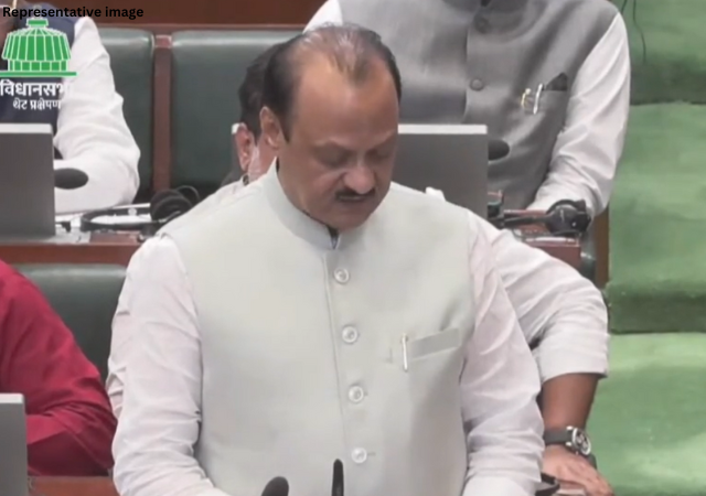Maharashtra Budget 2025 : लाडक्या बहिणींसाठी २१०० रुपये कधी? अजित पवार म्हणाले...