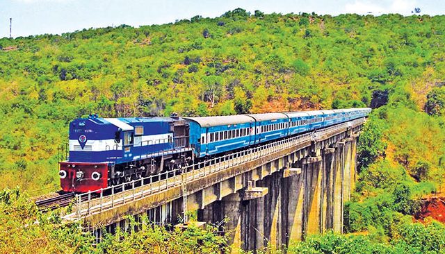 कोकण रेल्वेचा वेग १५ जूनपासून मंदावणार