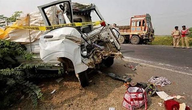 Madhya Pradesh : मध्य प्रदेशमध्ये भीषण अपघात; ट्रक आणि SUV च्या धडकेत ८ जणांचा मृत्यू १४ गंभीर
