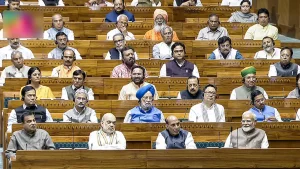 खासदारांच्या पगार आणि भत्त्यांमध्ये भरघोस वाढ