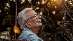 आधुनिक महान हिंदी लेखनाचा उत्तुंग जादूगार
