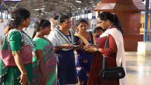 Western Railway : पश्चिम रेल्वेच्या दोन महिला तिकीट तपासणीस कर्मचाऱ्यांची उत्कृष्ट कामगिरी