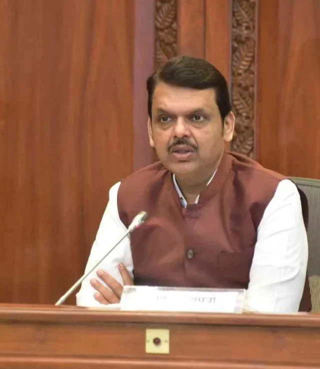 मुख्यमंत्री श्री देवेंद्र फडणवीस यांच्या वाढदिवशी जाहिरात, होर्डिंग, उत्सव नको!