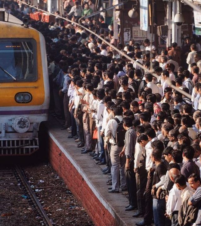 Mumbai Local : कसारा-कल्याण मार्गावरील लोकल वाहतूक विस्कळीत