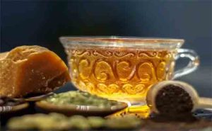 Health: उन्हाळ्याच्या दिवसांत गुळाचे पाणी प्यायल्याने मिळतात हे फायदे