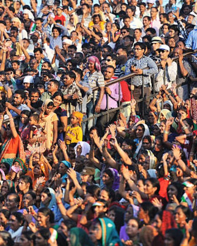 मुंबईच्या लोकसंख्येने ओलांडला १ कोटी ३० लाखांचा टप्पा, एका वर्षात ४६ हजारांची पडली भर
