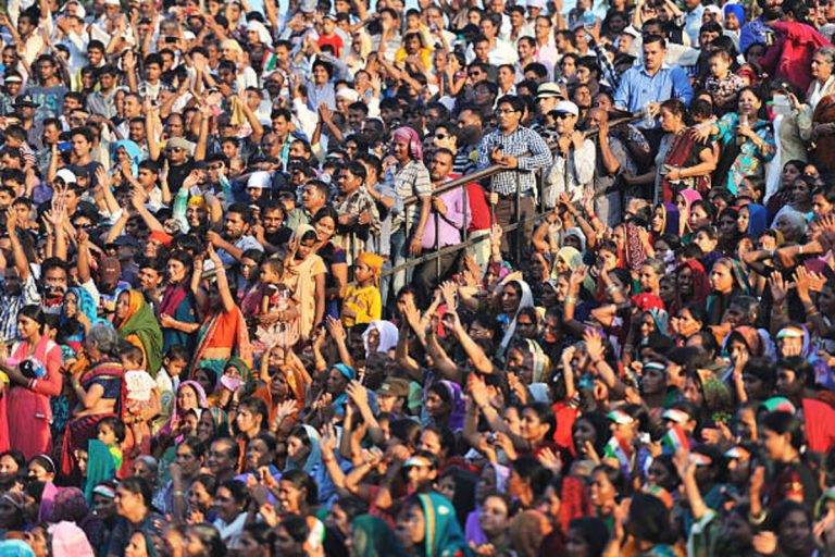 मुंबईच्या लोकसंख्येने ओलांडला १ कोटी ३० लाखांचा टप्पा, एका वर्षात ४६ हजारांची पडली भर