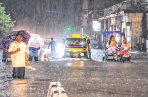 ‘मॉन्सून’ने जोर धरल्याने राज्यात मुसळधार पावसाचा इशारा
