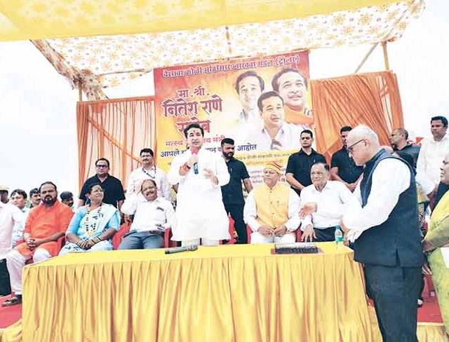 मंत्री नितेश राणे यांनी केली वर्सोवा जेट्टीची पाहणी