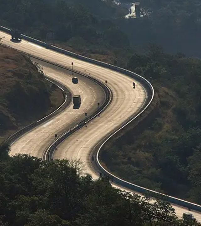 Mumbai Pune Expressway : मुंबई-पुणे एक्सप्रेसवेवर चार महिन्यांत ११ बळी!