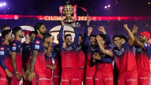 RCB IPL News: आरसीबी बंगलोर संघ विकणे आहे! डियाजिओ फ्रेचांयजी विकण्याच्या तयारीत ! 'ही ' कारणे जबाबदार