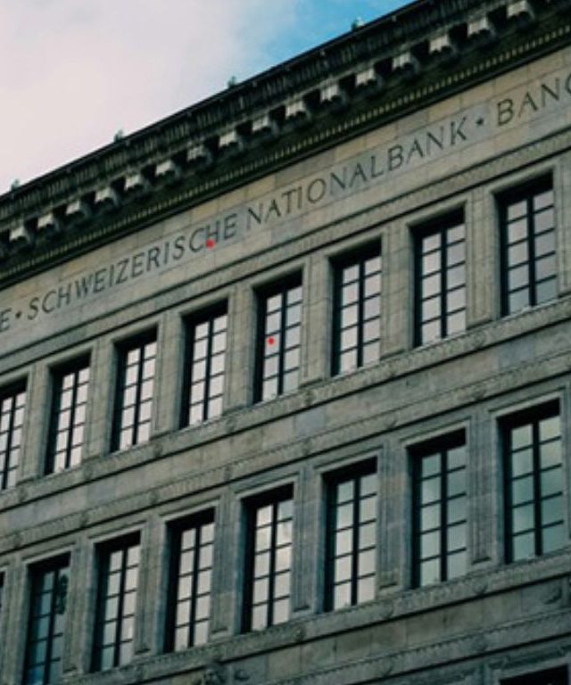 Swiss Bank Breaking : मोठी बातमी: स्विस बँकेने जाहीर केली आकडेवारी समोर १० वर्षात भारतीयांच्या ठेवीत 'इतक्या' टक्क्याने घसरण!