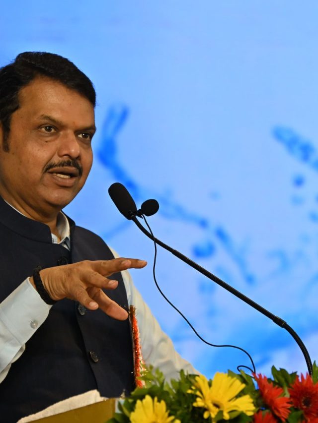 महाराष्ट्रातील पाण्याचा प्रश्न सोडविण्यासाठी मुख्यमंत्री देवेंद्र फडणवीस यांचे प्रतिपादन