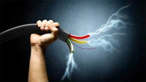 धक्कादायक! विजेचा शॉक लागून एकाच कुटुंबातील ५ जणांचा मृत्यू