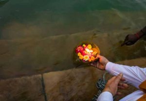 देव आणि माणूस...
