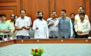 डोंगरावरील झोपडपट्ट्यांच्या पुनर्वसनासाठी धोरण तयार करावे!