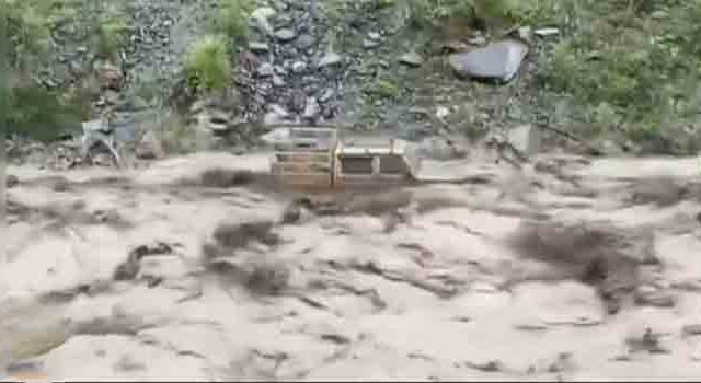 उत्तराखंडमध्ये ढगफुटी, अनेक कामगार बेपत्ता