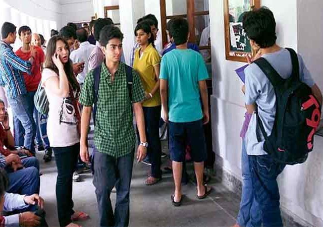 College Admission : ऑफलाईन, अनधिकृत प्रवेश देणाऱ्या महाविद्यालयांवर होणार कारवाई; इयत्ता ११ वीची केंद्रीय ऑनलाईन प्रवेश प्रक्रिया काटेकोरपणे राबविण्याचे शिक्षण संचालनालयाचे निर्देश