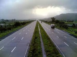 पुणे-नाशिक व नाशिक-मुंबई राष्ट्रीय महामार्गांच्या दुरुस्तीची तातडीने आवश्यकता