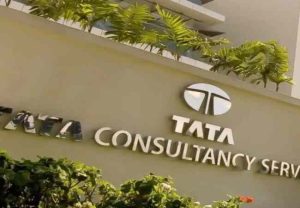 TCS कडून १२,२०० कर्मचाऱ्यांना कामावरून कमी करण्याचा निर्णय