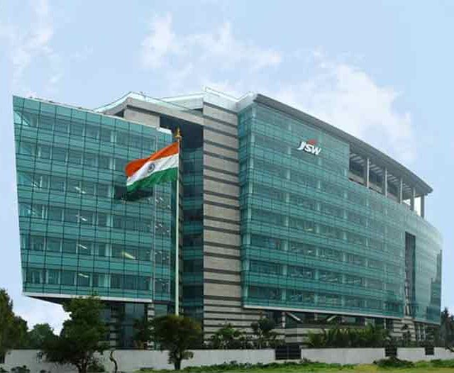 JSW Steel Q1FY26 Results: JSW Steel तिमाही निकाल जाहीर कंपनीच्या PAT नफ्यात १५८% वाढ !