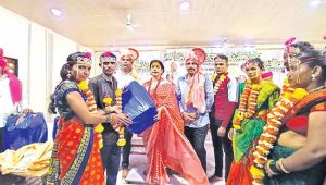 एक हजार आदिवासी विवाहबंधनात...!