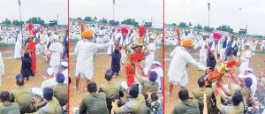 चोपदाराच्या उद्धटपणामुळे वारीतील स्नेहभाव, प्रेमबंध, सेवाभावाला गालबोट