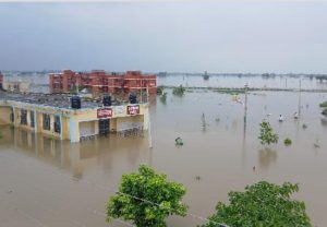 पंजाबमध्ये पुराचा हाहाकार, नवोदय विद्यालयात ४०० मुले अडकली; प्रशासनाच्या हलगर्जीपणामुळे पालकांमध्ये संताप