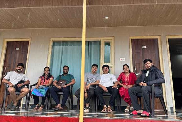 गंगोत्रीला गेलेल्या कुटुंबाशी संपर्क तुटला!