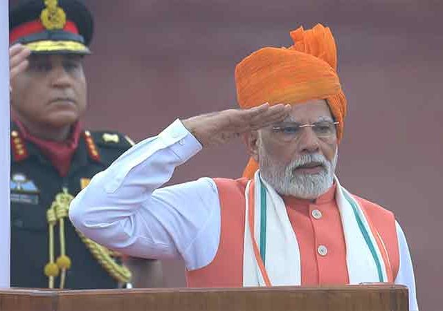 पंतप्रधान मोदींचा नवा विक्रम, नेहरू आणि इंदिरा गांधींना टाकले मागे