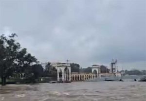 आळंदीत इंद्रायणीला पूर, जुना पूल आणि घाटावर जाण्यास बंदी