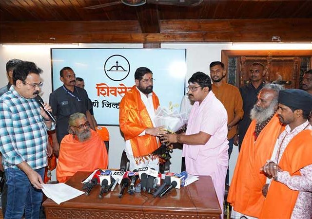 बेळगावमधील अनेक मठाधिपतींचा शिवसेनेत प्रवेश