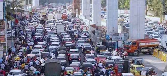 गणेशोत्सवाच्या पार्श्वभूमीवर मध्यवर्ती पेठांमध्ये वाहतुकीची कोंडी