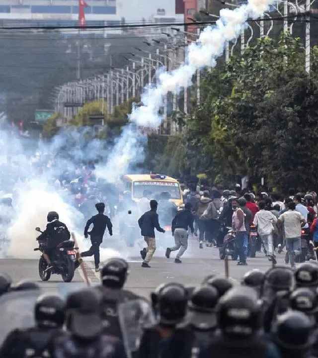 Nepal Protest : हिंसाचार थांबेना… लष्कराच्या गोळीबारानं नेपाळ पेटलं, भारताची सीमा...