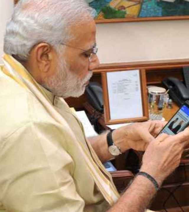 PM Narendra Modi Birthday : ना हॅक, ना ट्रॅक! ही आहे PM मोदींच्या फेव्हरेट फोनची खासियत