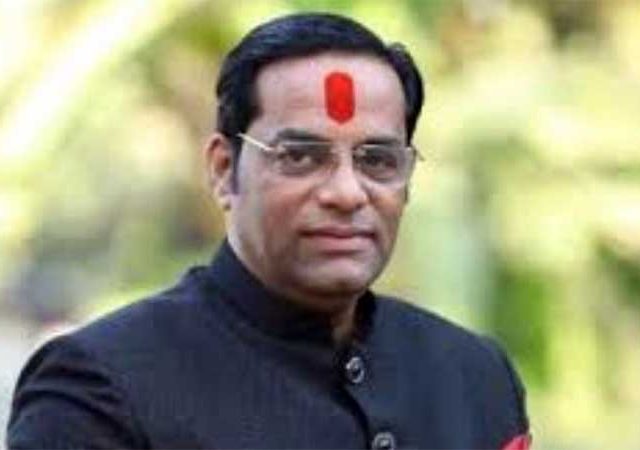'कोकण रेल्वेच्या गाड्यांना दिवा ऐवजी दादरचाच थांबा द्यावा'