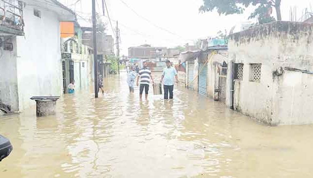 मराठवाड्यातले अतिवृष्टीग्रस्त मदतीच्या प्रतीक्षेत