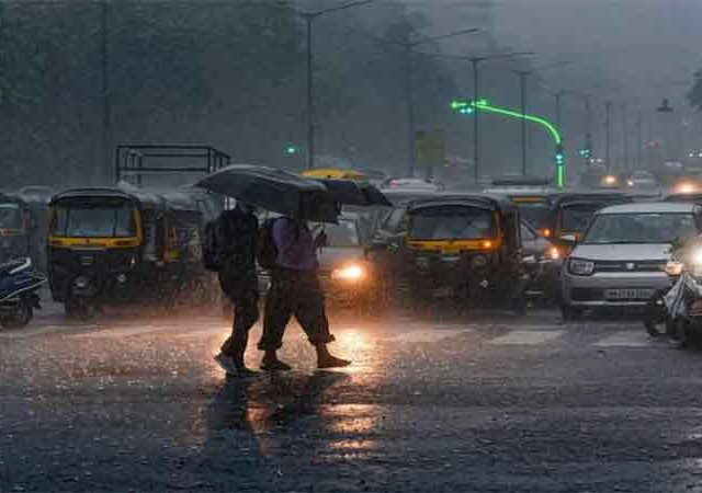 Rain Update : ठाणे जिल्ह्यासाठी रेड, ऑरेंज आणि यलो अलर्ट; प्रशासन सज्ज, पालघरमध्ये शाळांना सुट्टी जाहीर