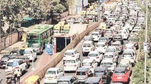 दुरवस्था उड्डाणपुलांची, कोंडी मुंबईकरांची
