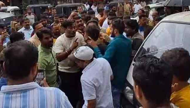 बदलापूरमध्ये परप्रांतीय फेरीवाल्याला मनसेच्या कार्यकर्त्यांनी चोपले