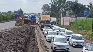 दिवाळीनंतर मुंबई–पुणे–कोल्हापूर मार्गावर वाहनांच्या लांबच लांब रांगा !